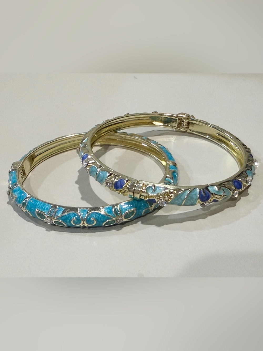 New 2 Piece Lot Gold-Tone Turquoise Blue Enamel Hinged Bangle Bracelet Set